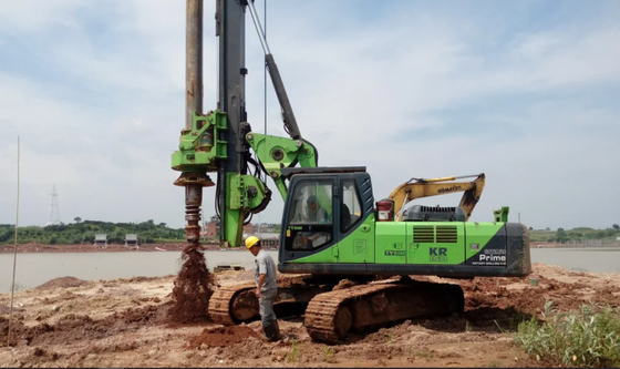 40T हाइड्रोलिक ड्रिलिंग पाइलिंग रिग मशीन Tysim KR150A 52/42m व्यास 1300/1500mm